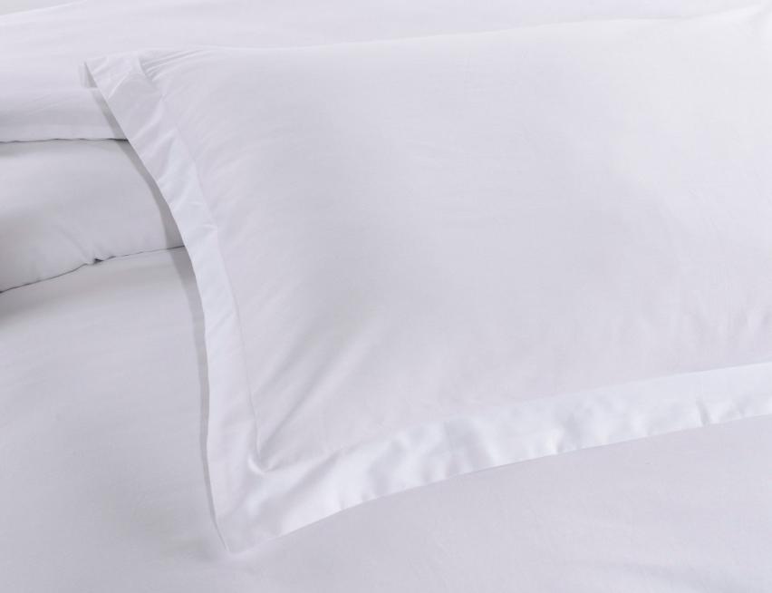 Белое постельное белье с вышивкой
