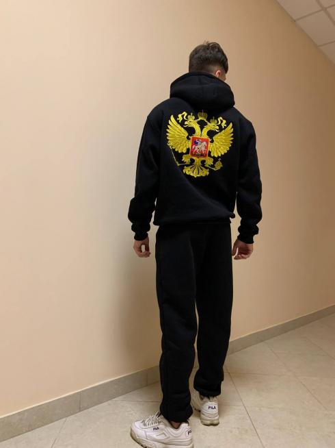 Худи черное с вышивкой золотого герба РФ